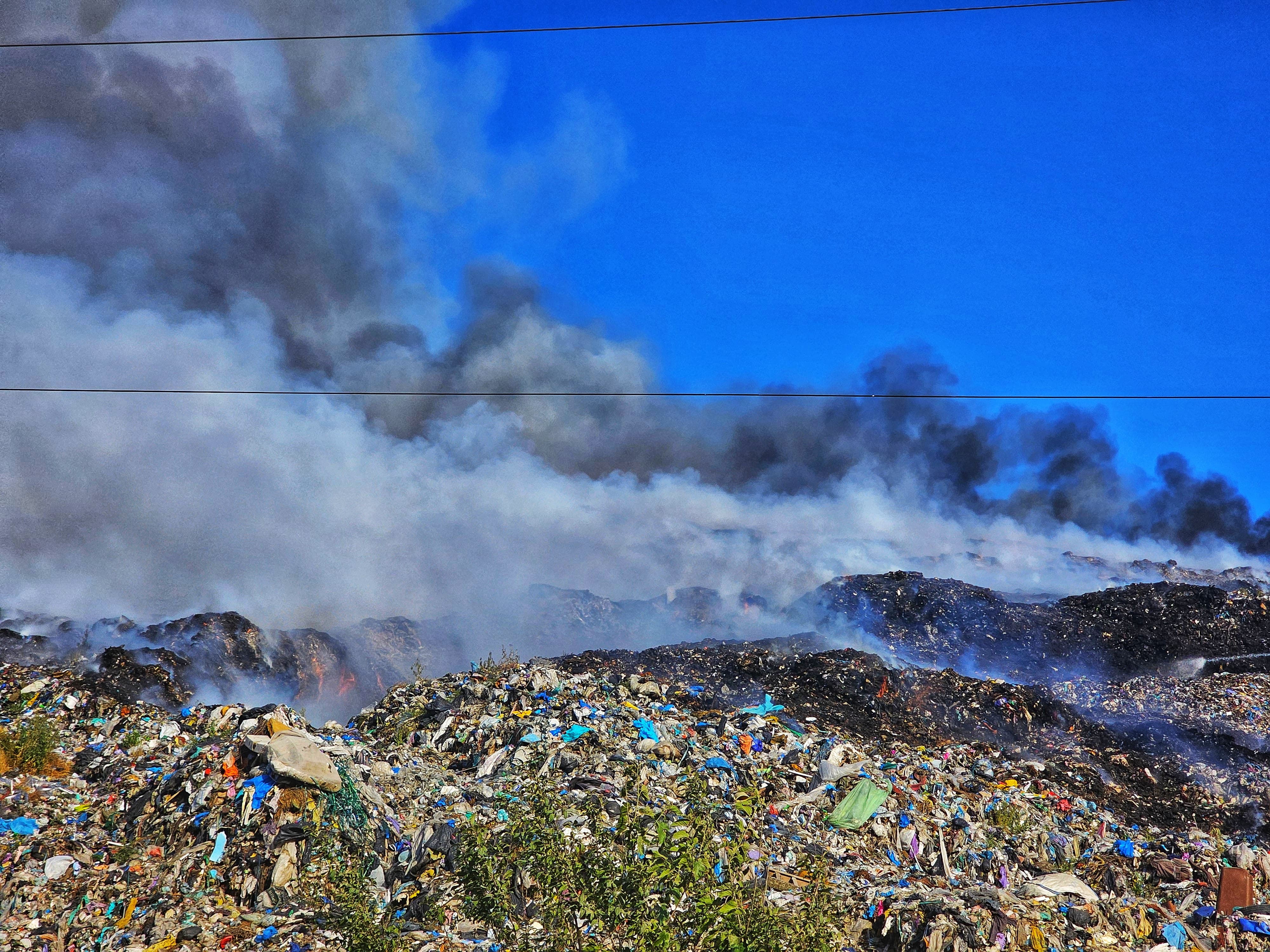 incendiu gunoi Aninoasa